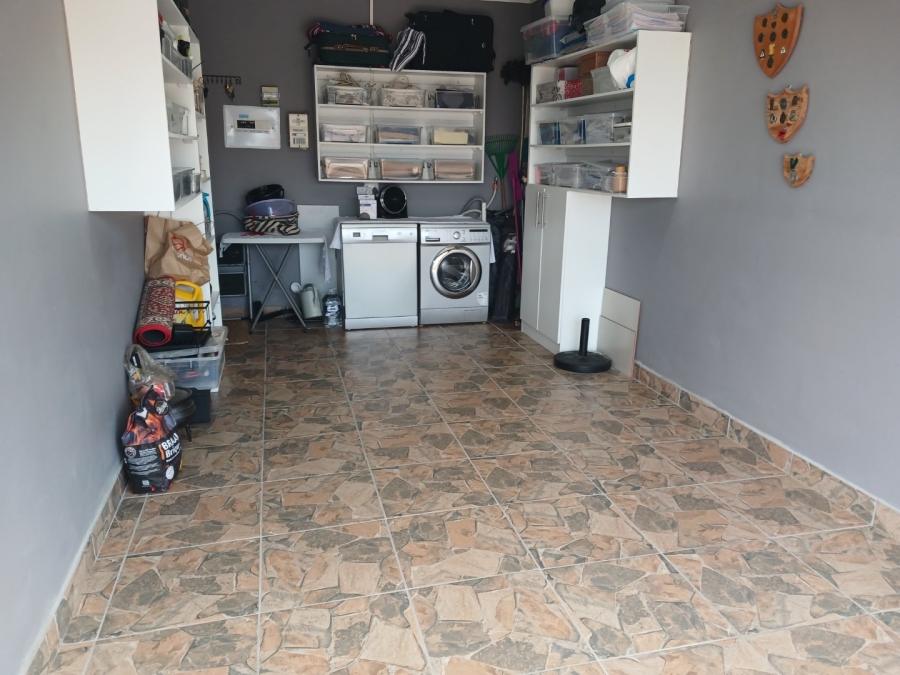 3 Bedroom Property for Sale in Seemeeu Park Western Cape